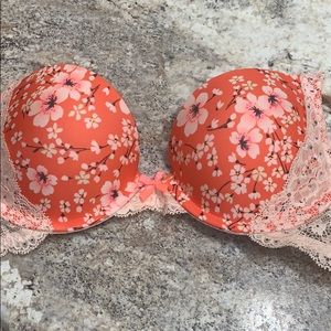 Victoria’s Secret bra
